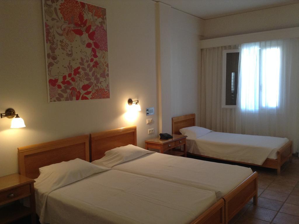 Rose Bay Hotel Kamári Eksteriør billede